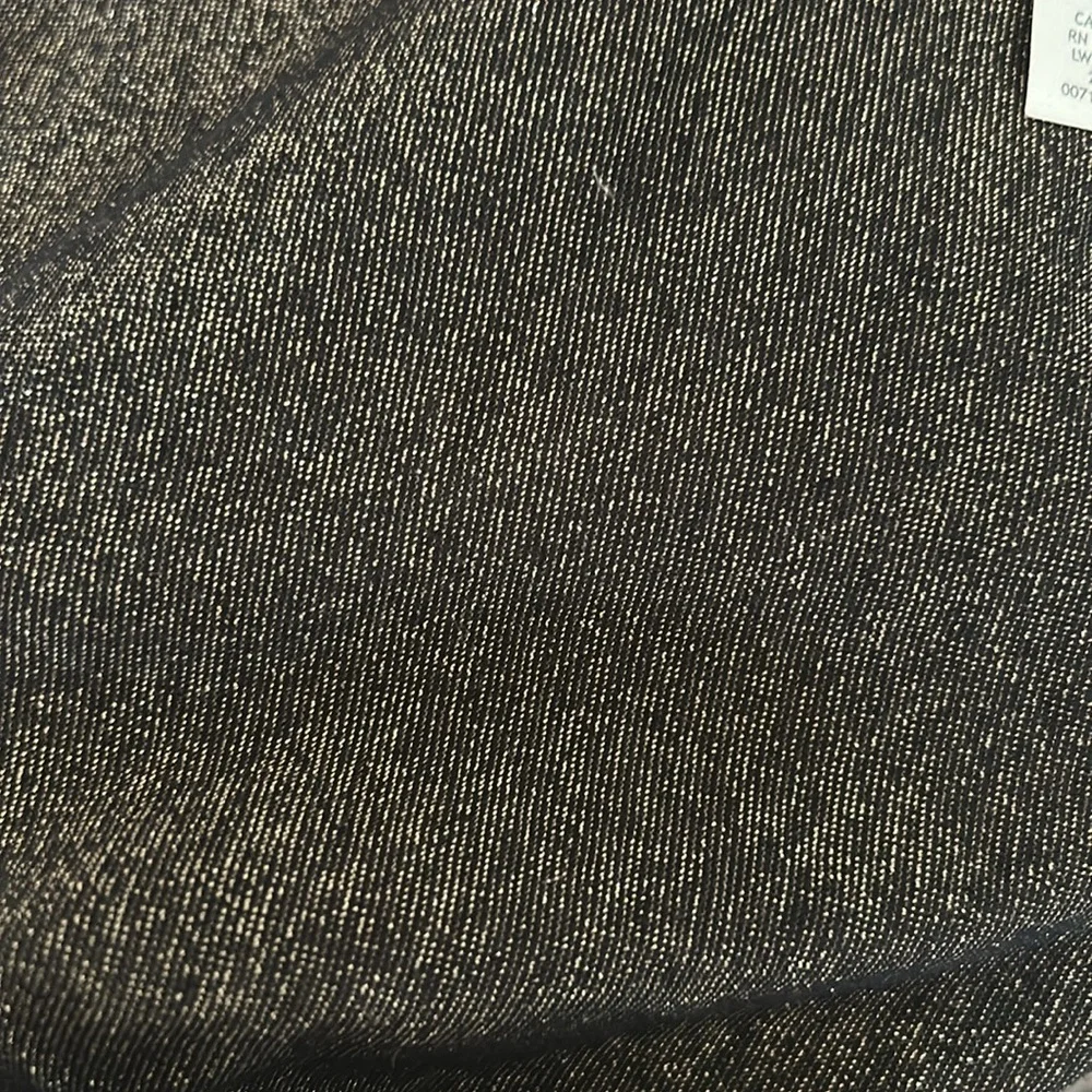 Black and gold metallic lululemon short sleeve top. Never worn! Size 2 - Picture 3 of 3